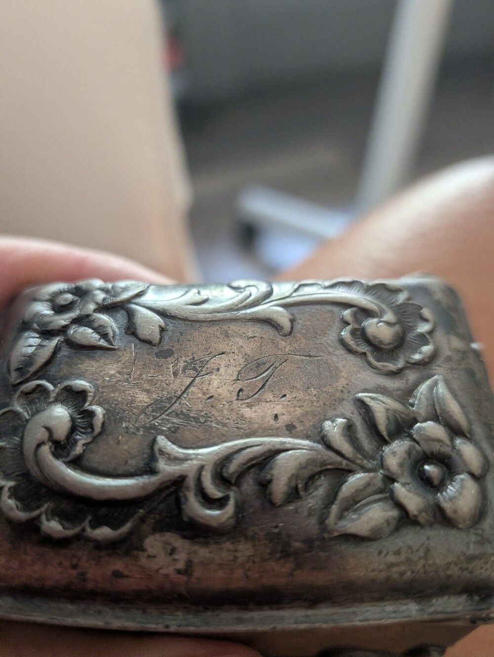 Antique Silver Plated Gilt Trinket Box Floral Repoussé Monogrammed - Picture 5 of 7